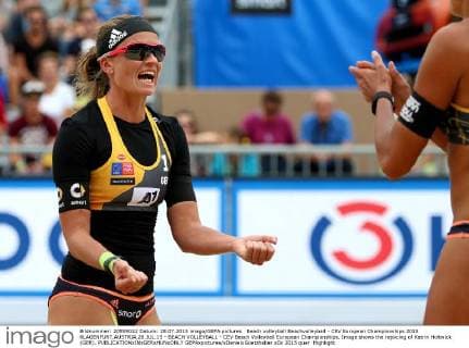 Beach volleyball Beachvolleyball - CEV European Championships 2015 KLAGENFURT,AUSTRIA,28.JUL.15 - BEACH VOLLEYBALL - CEV Beach Volleyball European Championships. Image shows the rejoicing of Katrin Holtwick (GER). GEPAxpictures xDanielxGoetzhaber