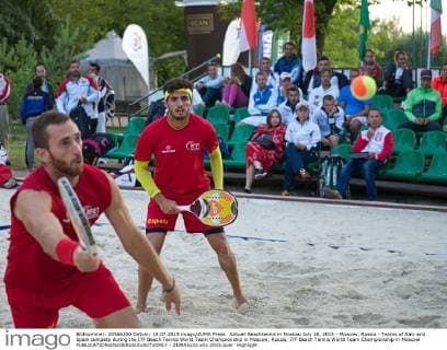Aktuell Beachtennis in Moskau July 18, 2015 - Moscow, Russia - Teams of Italy and Spain compete during the ITF Beach Tennis World Team Championship in Moscow, Russia. ITF Beach Tennis World Team Championship in Moscow - ZUMAs132