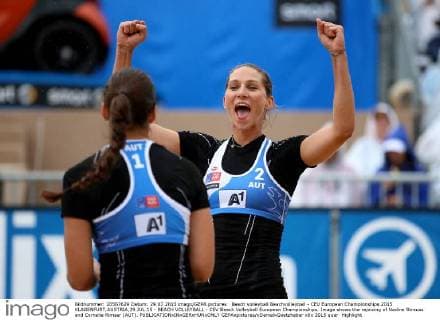 Beach volleyball Beachvolleyball - CEV European Championships 2015 KLAGENFURT,AUSTRIA,29.JUL.15 - BEACH VOLLEYBALL - CEV Beach Volleyball European Championships. Image shows the rejoicing of Nadine Strauss and Cornelia Rimser (AUT). GEPAxpictures xDanielxGoetzhaber