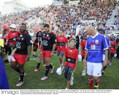 Zinedine Zidane CELEBRITES : France 98 vs RC Toulon - 28 07 2015 xJeanBibardx 