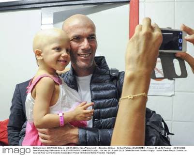 Zinedine Zidane - Enfant Malade CELEBRITES : France 98 vs RC Toulon - 28 07 2015 JeanBibard Fep Panoramic 