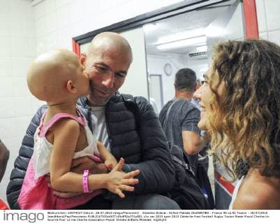 Zinedine Zidane - Enfant Malade CELEBRITES : France 98 vs RC Toulon - 28 07 2015 JeanBibard Fep Panoramic 