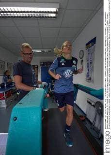 Fußball, Allianz Frauen-Bundesliga, Laktattest VfL Wolfsburg; Lara Dickenmann beim Laktattest. xtgx
