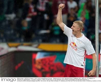 Salzburg 29.07.2015, Red Bull Arena, Salzburg, AUT, UEFA CL, FC Salzburg vs Malmoe FF, Qualifikation, 3. Runde, Hinspiel, im Bild Torjubel zum 2:0 per Elfmeter durch Martin Hinteregger (FC Red Bull Salzburg) during the UEFA Championsleague Qualifier 3rd round, 1st Leg Match between FC Salzburg and Malmoe FF at the Red Bull Arena in Salzburg, Austria on 2015 07 29.  EX_JFK  
