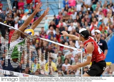 Beach volleyball Beachvolleyball - CEV European Championships 2015 KLAGENFURT,AUSTRIA,30.JUL.15 - BEACH VOLLEYBALL - CEV Beach Volleyball European Championships. Image shows Alex Ranghieri (ITA) and Alexander Huber (AUT). GEPAxpictures xDanielxGoetzhaber