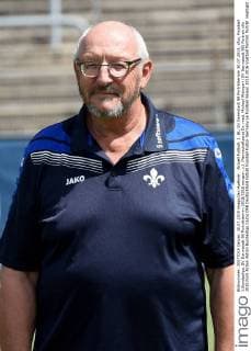Aktuell Fußball, 1. BL, SV Darmstadt 98 Porträttermin 30.07.2015, xfux, Fussball 1.Bundesliga, SV Darmstadt 98 Porträttermin 2015 2016 emspor, v.l. Mannschaftsarzt Dr. med. Michael Weingart (SV Darmstadt 98) Portrait