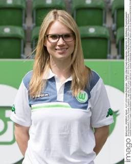 Fußball, Allianz Frauen-Bundesliga, Fototermin VfL Wolfsburg; Physiotherapeutin Alina Brexendorf, Porträt, Portait, Einzelbild. xtgx
