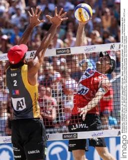 Beach volleyball Beachvolleyball - CEV European Championships 2015 KLAGENFURT,AUSTRIA,31.JUL.15 - BEACH VOLLEYBALL - CEV Beach Volleyball European Championships. Image shows Alexander Huber (AUT) and Christian Garcia (ESP). GEPAxpictures xMaticxKlansek