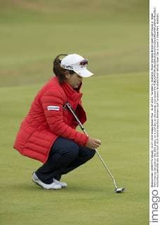 31.07.2015. Turnberry, Scotland. Ricoh Womens British Open Golf Round 2. Inbee Park lines up her putt on the 15th green, on a cool day on the course. xLorrainexHillx  ActionPlus11645308