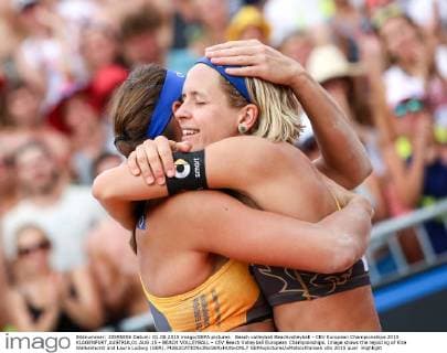 Beach volleyball Beachvolleyball - CEV European Championships 2015 KLAGENFURT,AUSTRIA,01.AUG.15 - BEACH VOLLEYBALL - CEV Beach Volleyball European Championships. Image shows the rejoicing of Kira Walkenhorst and Laura Ludwig (GER). GEPAxpictures xMaticxKlansek