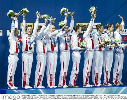 Podium Gold Medal RUS - Russian Federation CHIGIREVA Vlada KALANCHA Mikhaela KOLESNICHENKO Svetlana NIZAMOVA Liliia PATSKEVICH Aleksandra PROKOFYEVA Elena SHISHKINA Alla SHUROCHKINA Maria TIMANINA Anzhelika TOPILINA Gelena Day9 01 08 2015 XVI FINA World Championships Aquatics Synchro ( Synchronschwimmen) Kazan Tatarstan July 24 - Aug. 9 2015 PasqualexMesiano