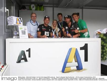 Beach volleyball Beachvolleyball - CEV European Championships 2015 KLAGENFURT,AUSTRIA,02.AUG.15 - BEACH VOLLEYBALL - CEV Beach Volleyball European Championships. Image shows Alexander Sperl (A1), Alexander Horst, Eva Maria Brem, Hannes Reichelt, Clemens Doppler (AUT) and organizer Hannes Jagerhofer (ACTS). GEPAxpictures xDanielxGoetzhaber
