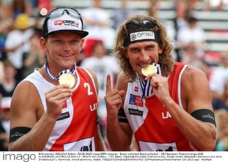 Beach volleyball Beachvolleyball - CEV European Championships 2015 KLAGENFURT,AUSTRIA,02.AUG.15 - BEACH VOLLEYBALL - CEV Beach Volleyball European Championships. Image shows Aleksandrs Samoilovs and Janis Smedins (LAT). Keywords: award ceremony, medal. GEPAxpictures xMaticxKlansek
