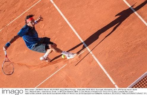 Kitzbuehel 03.08.2015, Sportpark, Kitzbuehel, AUT, ATP Tennis Herren World Tour, Generali Open, Hauptrunde, Einzel, im Bild Juan Monaco (ARG) Juan Monaco of Argentina in action during men s singles Main round match of the Generali Open tennis tournament of the ATP World Tour at the Sportpark in Kitzbuehel, Austria on 2015 08 03.  EP_fei  