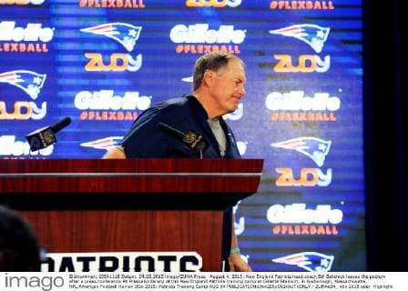 August 4, 2015: New England Patriots head coach Bill Belichick leaves the podium after a press conference PK Pressekonferenz at the New England Patriots training camp at Gillette Stadium, in Foxborough, Massachusetts. NFL American Football Herren USA 2015: Patriots Training Camp AUG 04 - ZUMAc04_