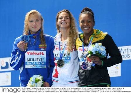 (L-R) Ruta Meilutyte (LTU), Yuliya Efimova (RUS), Alia Atkinson (JAM), AUGUST 4, 2015 - Swimming : 16th FINA World Championships Kazan 2015 Women s 100m Breaststroke Medal Ceremony at Kazan Arena in Kazan, Russia. NoxThirdxPartyxSales  (umqa026711)