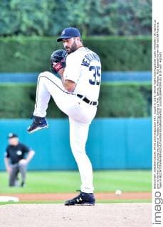 August 4, 2015: Detroit Tigers starting pitcher Justin Verlander (35) warms up prior to the first inning during the game on Tuesday evening, Comerica Park, Detroit, Michigan. MLB Baseball Herren USA AUG 04 Royals at Tigers Icon2581508040009 EDITORIAL USE ONLY