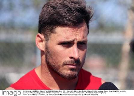 August 4, 2015: New England Patriots wide receiver Danny Amendola (80) answers questions after New England Patriots training camp. NFL American Football Herren USA AUG 04 Patriots Training Camp Icon482150804058 EDITORIAL USE ONLY