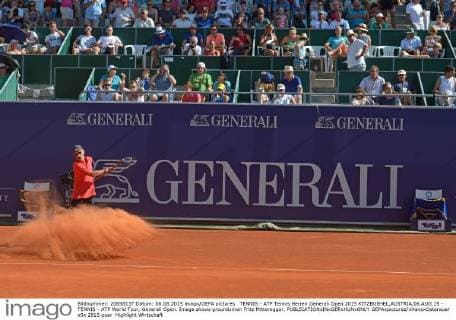 TENNIS - ATP Tennis Herren Generali Open 2015 KITZBUEHEL,AUSTRIA,06.AUG.15 - TENNIS - ATP World Tour, Generali Open. Image shows groundsman Fritz Mitteregger. GEPAxpictures xHansxOsterauer