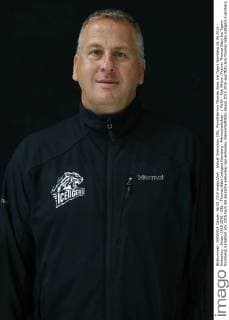 Aktuell Eishockey, DEL, Porträttermin Thomas Sabo Ice Tigers Nürnberg 06.08.2015 - Eishockey - Saison 2015 2016 - DEL - Thomas Sabo Icetigers Nürnberg - Mannschaftsfoto - MaWi - Rob Wilson (Trainer Thomas Sabo Ice Tigers Nürnberg) Einzelbild