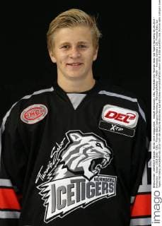 Aktuell Eishockey, DEL, Porträttermin Thomas Sabo Ice Tigers Nürnberg 06.08.2015 - Eishockey - Saison 2015 2016 - DEL - Thomas Sabo Icetigers Nürnberg - Mannschaftsfoto - MaWi - Andreas Schwarz (25, Thomas Sabo Ice Tigers Nürnberg) Einzelbild