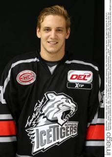 Aktuell Eishockey, DEL, Porträttermin Thomas Sabo Ice Tigers Nürnberg 06.08.2015 - Eishockey - Saison 2015 2016 - DEL - Thomas Sabo Icetigers Nürnberg - Mannschaftsfoto - MaWi - Christoph Kabitzky (50, Thomas Sabo Ice Tigers Nürnberg) Einzelbild