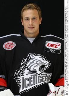 Aktuell Eishockey, DEL, Porträttermin Thomas Sabo Ice Tigers Nürnberg 06.08.2015 - Eishockey - Saison 2015 2016 - DEL - Thomas Sabo Icetigers Nürnberg - Mannschaftsfoto - MaWi - Andreas Jenike (29, Thomas Sabo Ice Tigers Nürnberg) Einzelbild