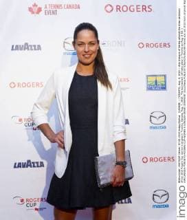 (150808) -- TORONTO, Aug. 8, 2015 -- Ana Ivanovic of Serbia attends the draw ceremony of the 2015 Rogers Cup women s singles in Toronto, Canada, Aug. 7, 2015. The tournament will take place in Toronto on Aug. 8-16. ) (SP)CANADA-TORONTO-ROGERS CUP-WOMEN S SINGLES-DRAW CEREMONY ZouxZheng 
