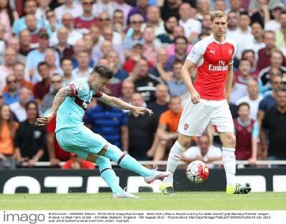 West Ham s Mauro Zarate scoring his sides second goal Barclays Premier League - Arsenal vs West Ham United - Emirates Stadium -England - 9th August 2015 - Picture David Klein Sportimage EDITORIAL USE ONLY. No use with unauthorised audio, video, data, fixture lists, club league logos or live services. Online in-match use limited to 120 images, no video emulation. No use in betting, games or single club league player publications.