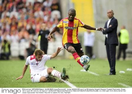 Jordan IKOKO (RC Lens) vs Christophe Vincent (Ajaccio) Fussball Frankreich, Coupe de la Ligue, RC Lens vs. AC Ajaccio - 11 08 2015 JBAutissier Panoramic 