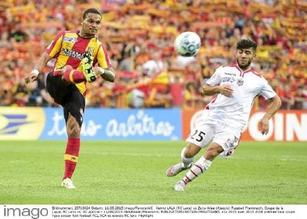 Kenny LALA (RC Lens) vs Zana Allee (Ajaccio) Fussball Frankreich, Coupe de la Ligue, RC Lens vs. AC Ajaccio - 11 08 2015 JBAutissier Panoramic 