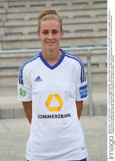 Aktuell Fußball, Damen, Porträttermin 1. FFC Frankfurt Simone Laudehr- Fototermin 1. FFC Frankfurt