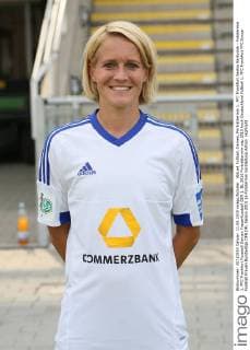 Aktuell Fußball, Damen, Porträttermin 1. FFC Frankfurt Saskia Bartusiak - Fototermin 1. FFC Frankfurt