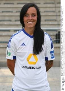 Aktuell Fußball, Damen, Porträttermin 1. FFC Frankfurt Peggy Kuznik - Fototermin 1. FFC Frankfurt