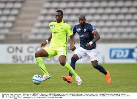 Amido Balde (met) - Herve Libohy (pfc) Fussball Frankreich, Coupe de la Ligue, Paris FC vs. FC Metz - 11 08 2015 AnthonyBIBARD FEP Panoramic 