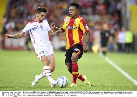 Lalaina NOMENJANAHARY (RC Lens) vs Claude Goncalves (Ajaccio) Fussball Frankreich, Coupe de la Ligue, RC Lens vs. AC Ajaccio - 11 08 2015 JBAutissier Panoramic 