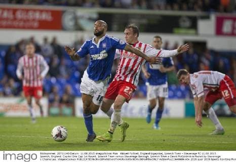 Aktuell FuÃŸball, England Ligapokal, Ipswich Town - Stevenage FC 11.08.2015. Ipswich, England. Capital One Cup 1st Round. Ipswich Town versus Stevenage Borough. Ipswich Town s David McGoldrick is fouled by Stevenage s Charlie Lee. xNigelxCookex  ActionPlus11648606