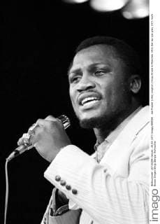 Joe Frazier (USA) singt im Circus Krone in München