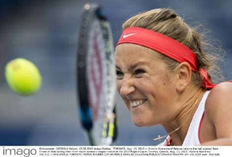 TORONTO, Aug. 13, 2015 -- Victoria Azarenka of Belarus returns the ball against Sara Errani of Italy during their third round women s singles match at the 2015 Rogers Cup in Toronto, Canada, Aug. 13, 2015. Victoria Azarenka lost 0-2. ) (SP)CANADA-TORONTO-TENNIS-ROGERS CUP-WOMEN S SINGLES ZouxZheng 