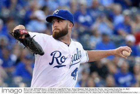 Aktuell Baseball, MLB, Kansas City Royals - Los Angeles Angels Aug. 14, 2015 - Kansas City, MO, USA - Kansas City Royals starting pitcher Danny Duffy (41) throws in the first inning during Friday s baseball game against the Los Angeles Angels on August 14, 2015 at Kauffman Stadium in Kansas City, Mo. Angels take on Royals - ZUMAm67_
