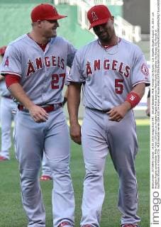 Aktuell Baseball, MLB, Kansas City Royals - Los Angeles Angels August 14, 2015: Los Angeles Angels centerfielder Mike Trout (27) and Los Angeles Angels first baseman Albert Pujols (5) before the Kansas City Royals at Kauffman Stadium in Kansas City. MLB Baseball Herren USA AUG 14 Angels at Royals Icon150814007 EDITORIAL USE ONLY