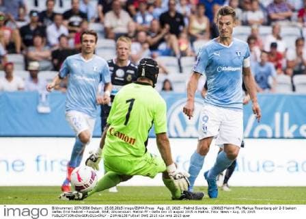 Aug. 15, 2015 - Malmö Sverige - 150815 Malmö FFs Markus Rosenberg gör 2-0 bakom Gefles Emil Hedvall - Fussball, SWE, Allsvenskan: Malmö FF - Gefle den 15 august 2015 in Malmö..Foto: News - Aug. 15, 2015 - ZUMAb138