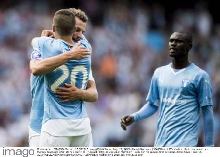 Aug. 15, 2015 - Malmö Sverige - 150815 Malmö FFs Vladimir Rodic kramas om av Markus Rosenberg efter att han gjort 1-0 - Fussball, SWE, Allsvenskan: Malmö FF - Gefle den 15 august 2015 in Malmö..Foto: News - Aug. 15, 2015 - ZUMAb138