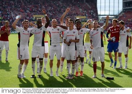15.08.2015, xjhx, Fussball 1.Bundesliga, FSV Mainz 05 - FC Ingolstadt 04, emspor v.l. Ingolstadt Spieler jubeln jubelt nach Spielende.