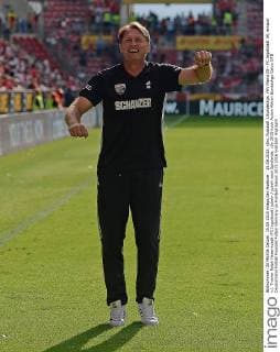 15.08.2015, xjhx, Fussball 1.Bundesliga, FSV Mainz 05 - FC Ingolstadt 04, emspor v.l. Trainer Ralph Hasenhuettl (FC Ingolstadt) jubeln jubelt nach Spielende.