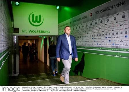16. August 2015: Wolfsburg, Volkswagen Arena: Fussball 1. Bundesliga, 1. Spieltag: VfL Wolfsburg - Wolfsburgs Manager Klaus Allofs.
