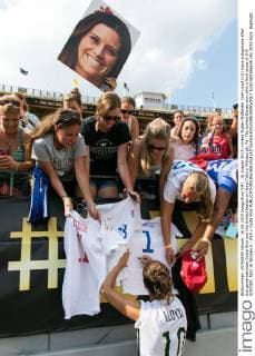 16 August 2015: United States Midfielder Carli Lloyd (10) signs autographs after the game between Costa Rica and the United States at Heinz Field in Pittsburgh, Pa. The United States won with a final score of 8-0. SOCCER: AUG 16 Women s - USA v Costa Rica Icon1508166636 EDITORIAL USE ONLY