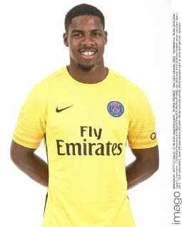 40 Mike MAIGNAN - Paris Saint Germain (PSG) - Porträttermin, Studio 2015 2016 - Ligue 1, Frankreich - 17 08 2015 PanoramicX 