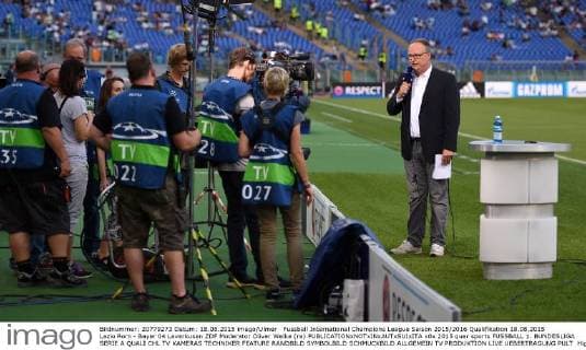 Fussball International Champions League Saison 2015 2016 Qualifikation 18.08.2015 Lazio Rom - Bayer 04 Leverkusen ZDF Moderator Oliver Welke (re) 