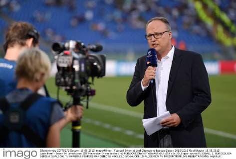 Fussball International Champions League Saison 2015 2016 Qualifikation 18.08.2015 Lazio Rom - Bayer 04 Leverkusen ZDF Moderator Oliver Welke (re) 